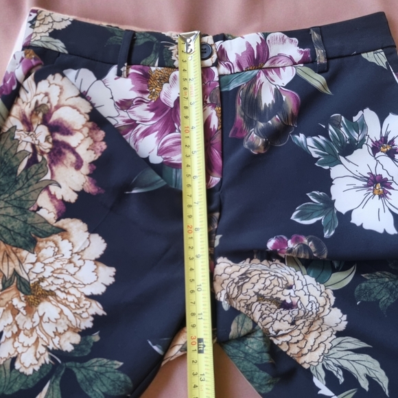 Chapter One Super Comfy Pull-On Floral Pants - Picture 10 of 11